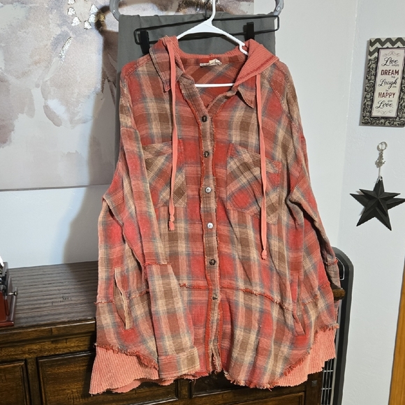 Oli & Hali Tops - Oli & Hali Red Plaid Hooded Tunic Shirt M